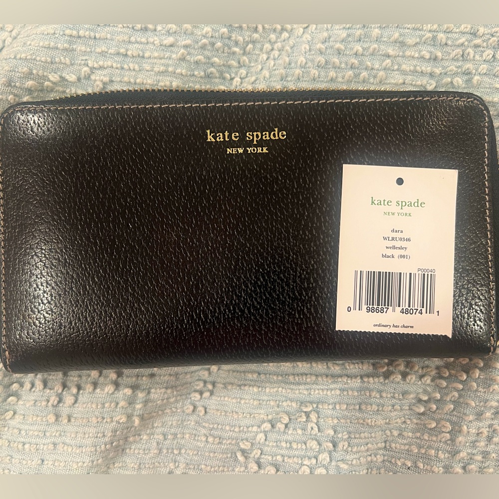 kate spade black dara zip around wallet w/ green larabee dot lining